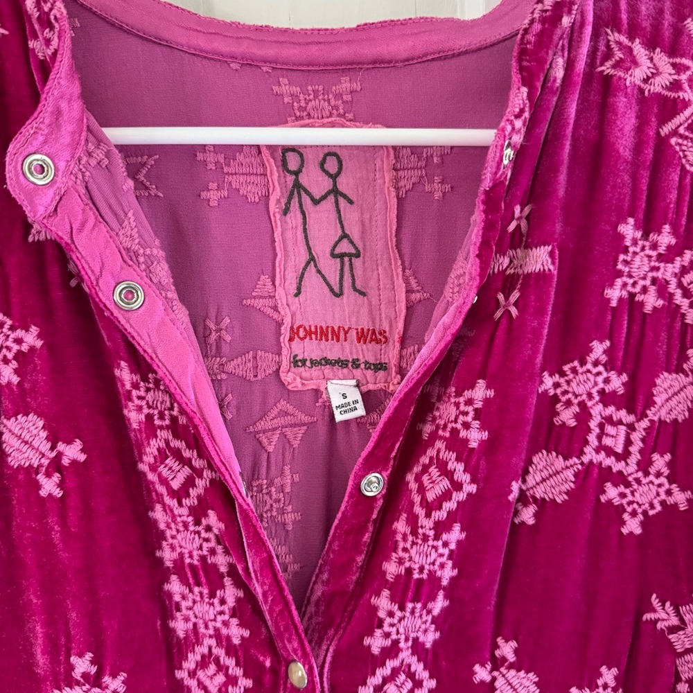 Johnny Was Fuchsia Pink Embroidered Button-Down Top - Picture 3 of 7